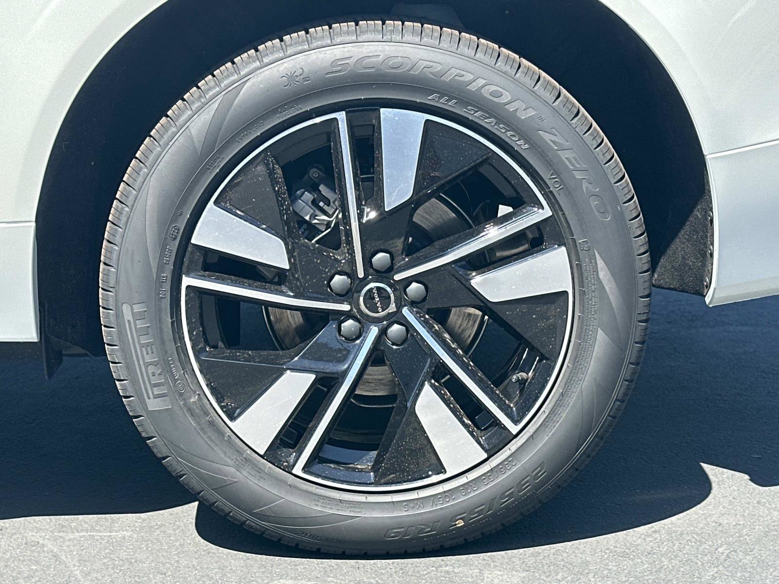New 2026 Volvo XC60 B5 Plus w/ Climate Package AWD/4WD image 23