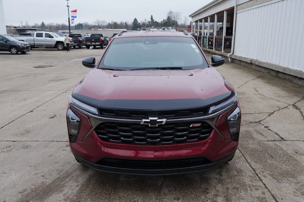 Used 2025 Chevrolet Trax RS w/ Sunroof Package image 3