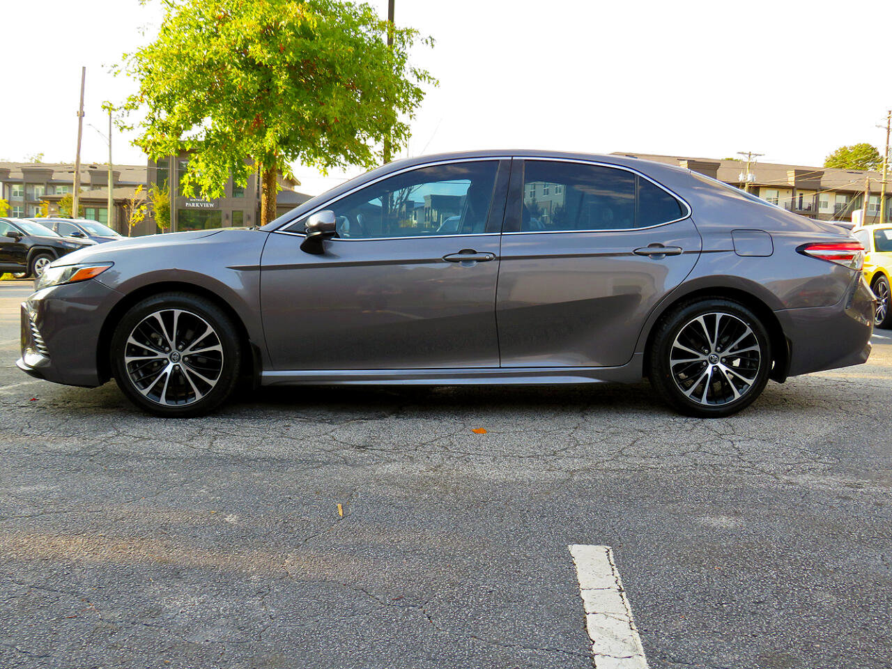 Used 2018 Toyota Camry SE image 10