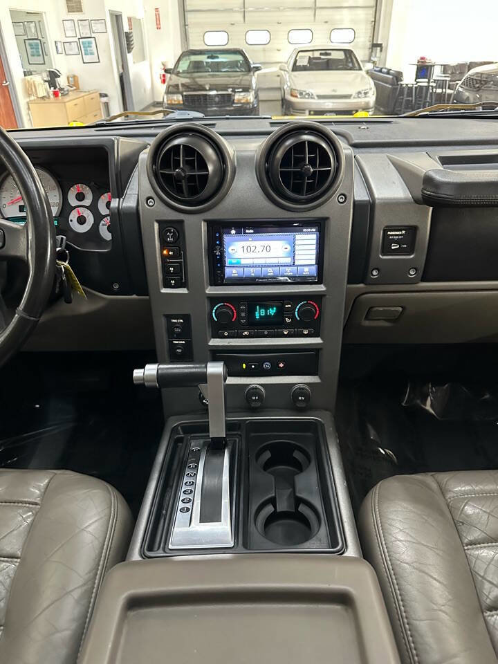Used 2003 HUMMER H2 w/ Preferred Equipment Group image 27