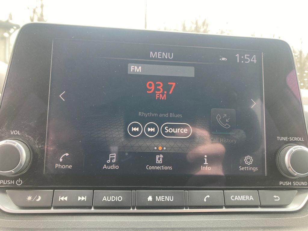 Used 2023 Nissan Rogue SV image 34