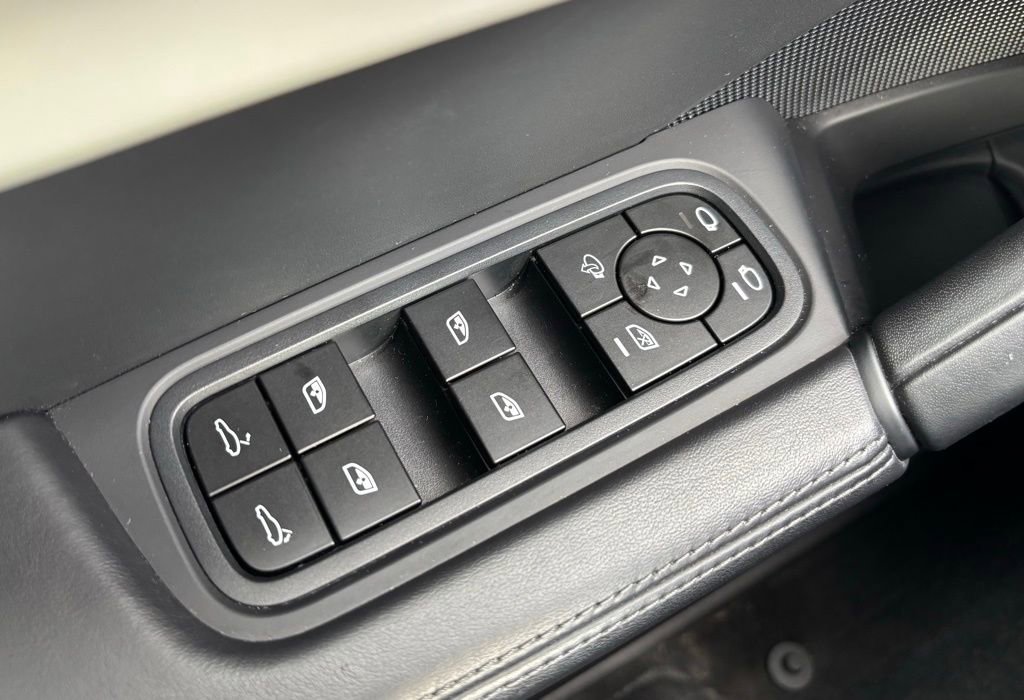 Certified 2024 Porsche Cayenne S AWD/4WD image 32