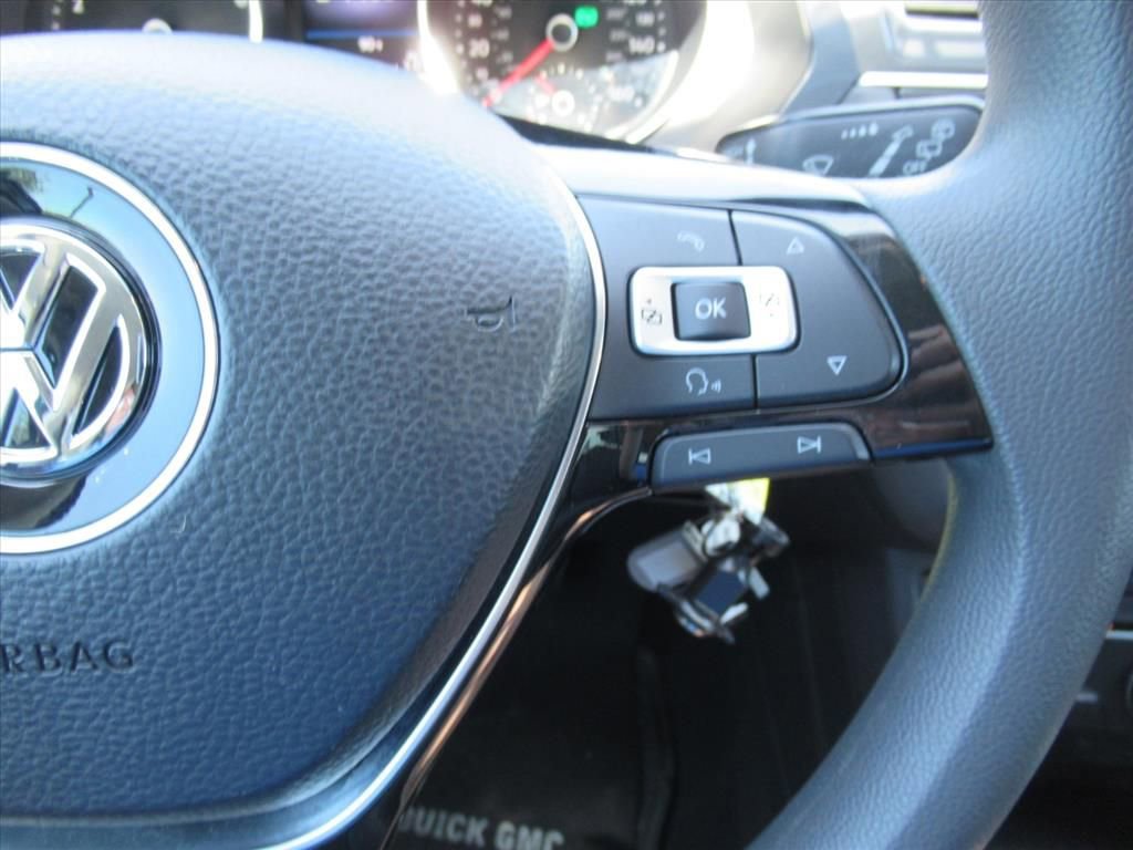 Used 2018 Volkswagen Tiguan S image 22