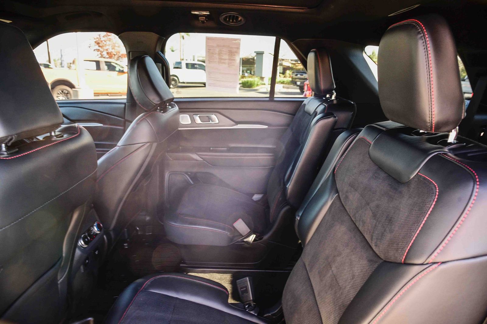 Used 2025 Ford Explorer ST w/ Sun And Sound Package image 17