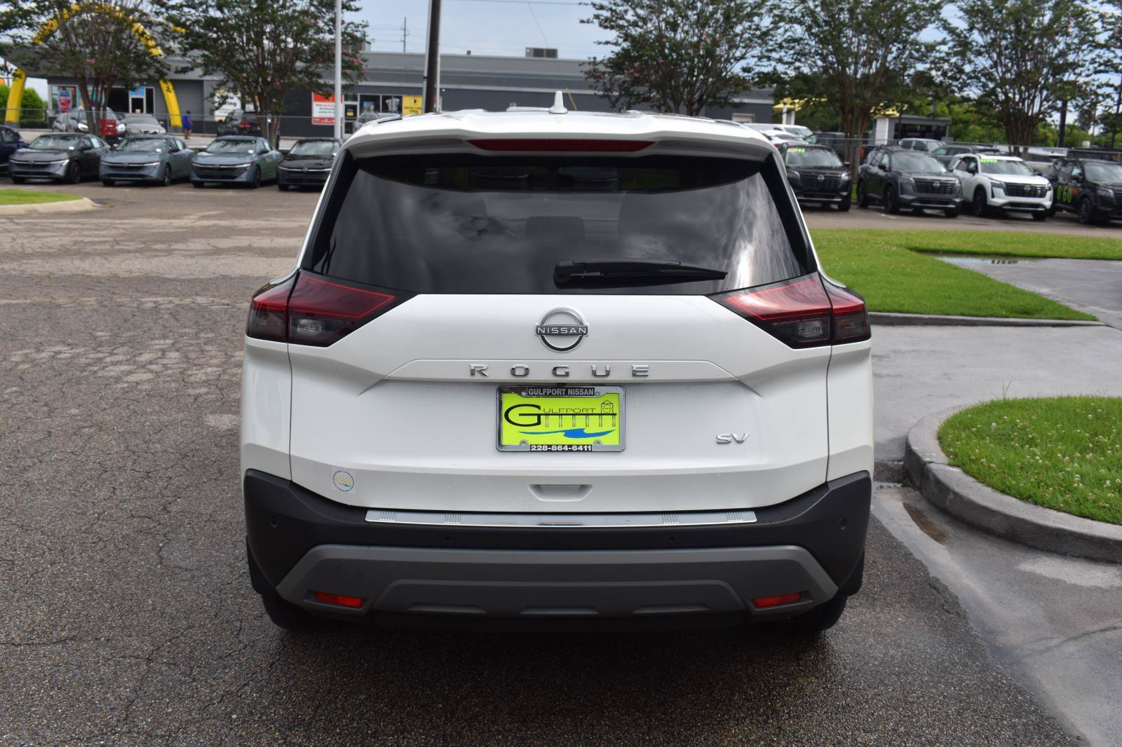 Used 2023 Nissan Rogue SV FWD image 10