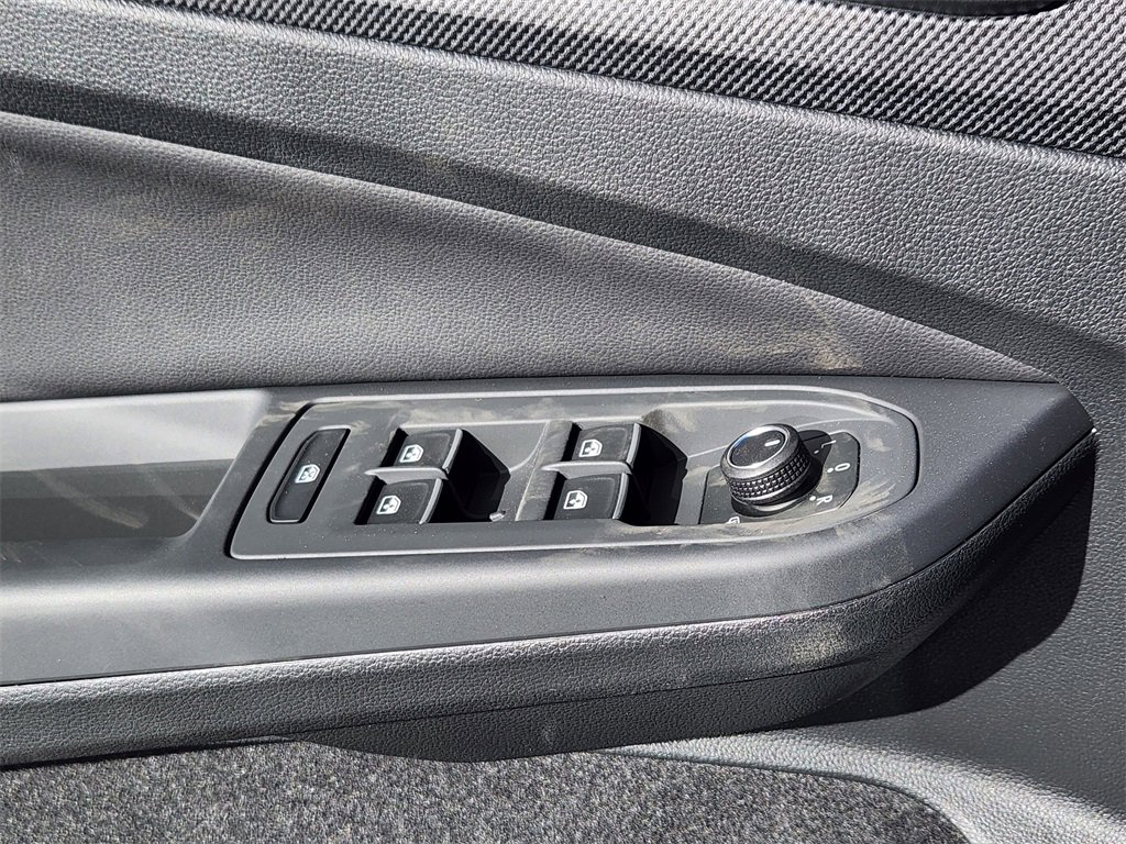 New 2025 Volkswagen GTI SE image 4