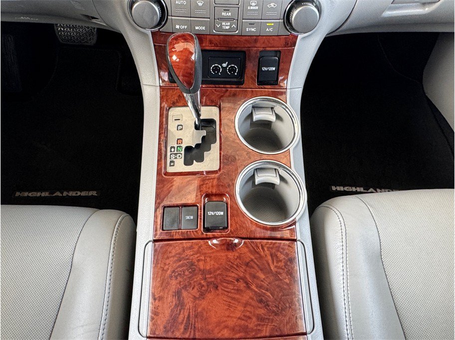 Used 2013 Toyota Highlander Limited FWD image 12