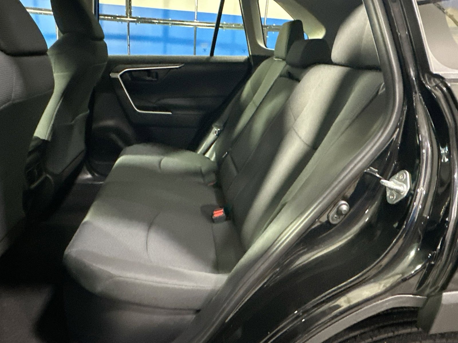 Used 2020 Toyota RAV4 LE image 33