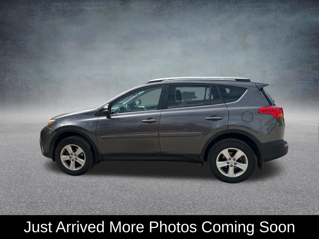 Used 2014 Toyota RAV4 XLE FWD image 2