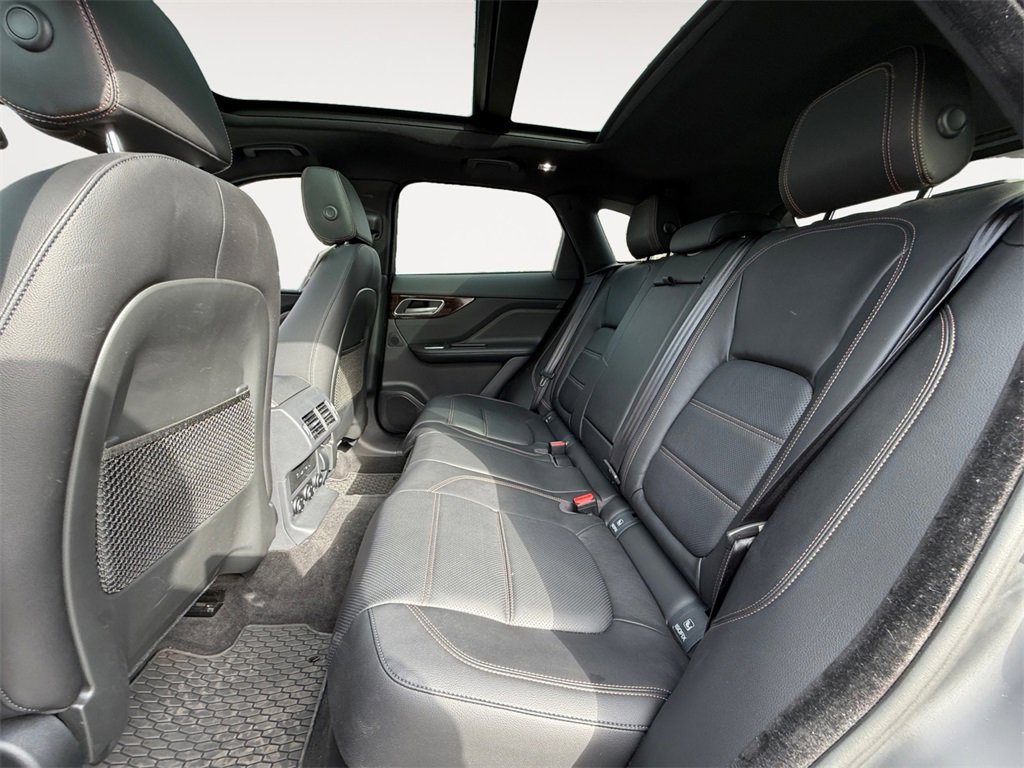 Used 2018 Jaguar F-PACE Prestige image 13