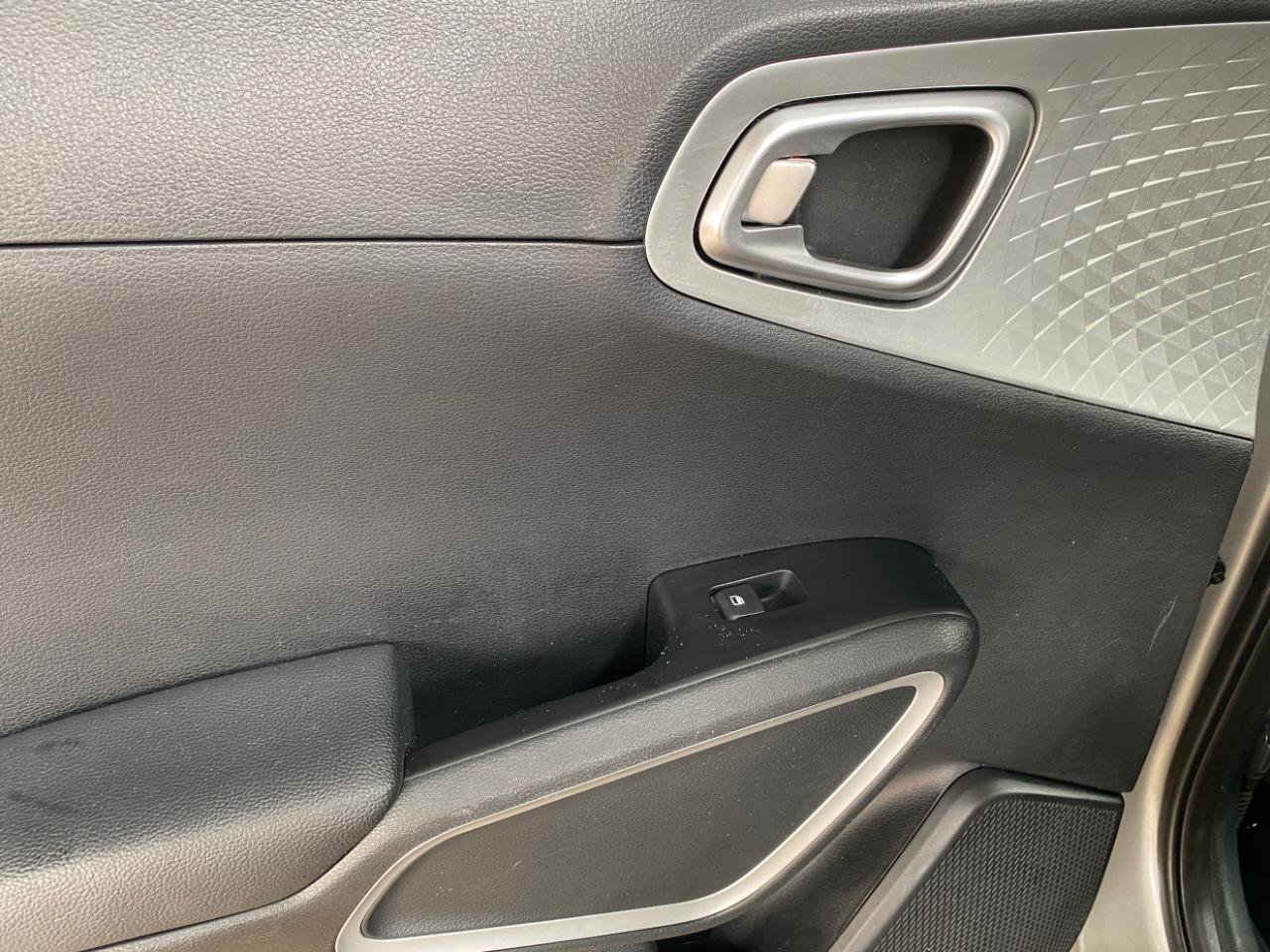 Used 2022 Kia Soul LX w/ Technology Package FWD image 34
