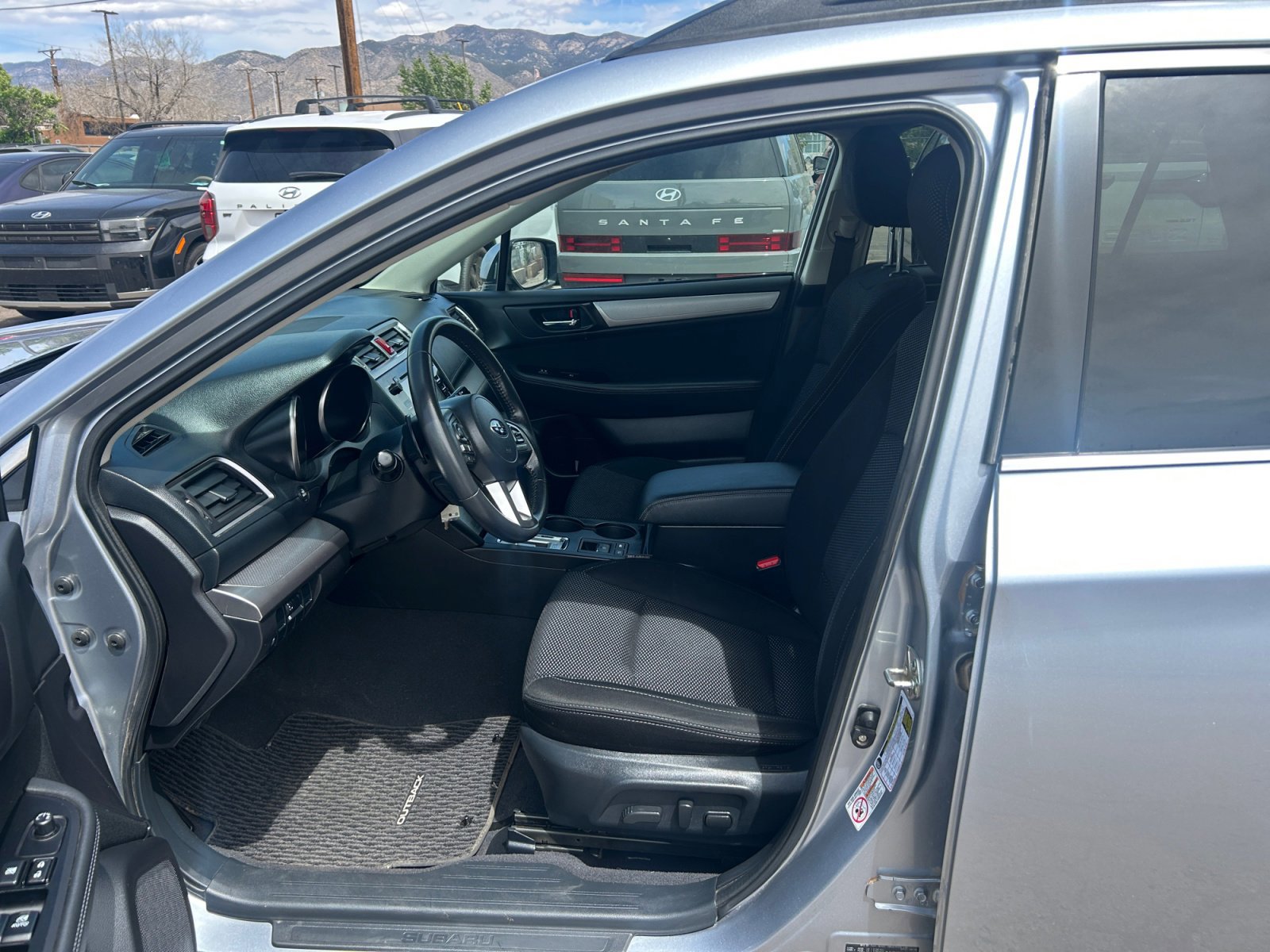 Used 2017 Subaru Outback 2.5i Premium AWD/4WD image 13