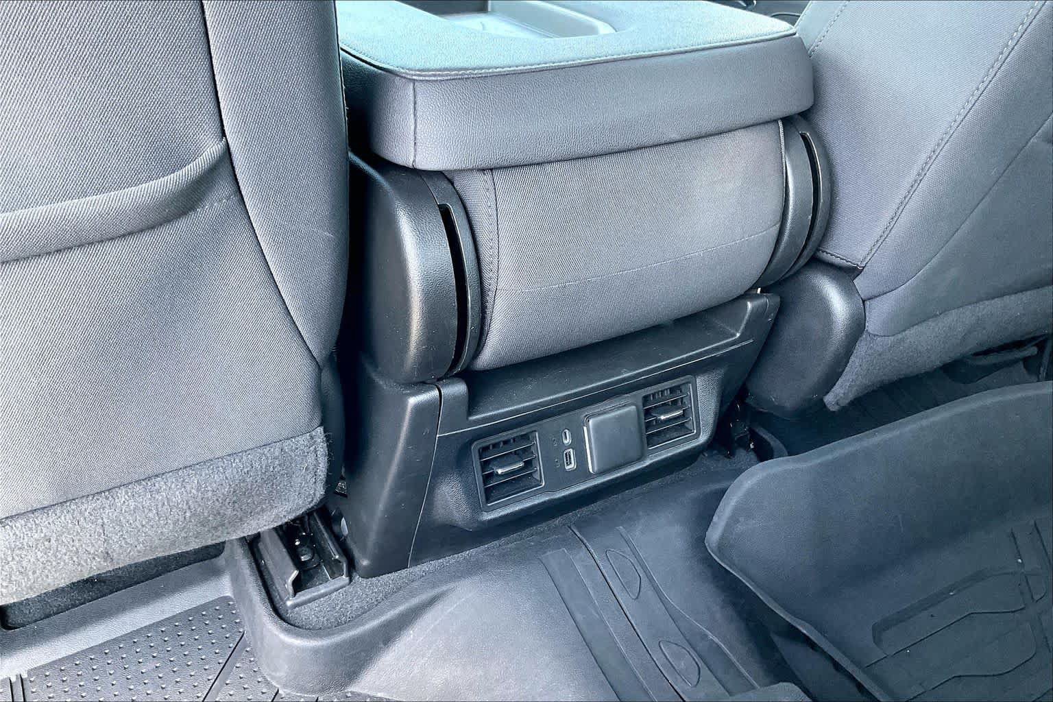 Used 2023 Chevrolet Silverado 1500 LT AWD/4WD image 33
