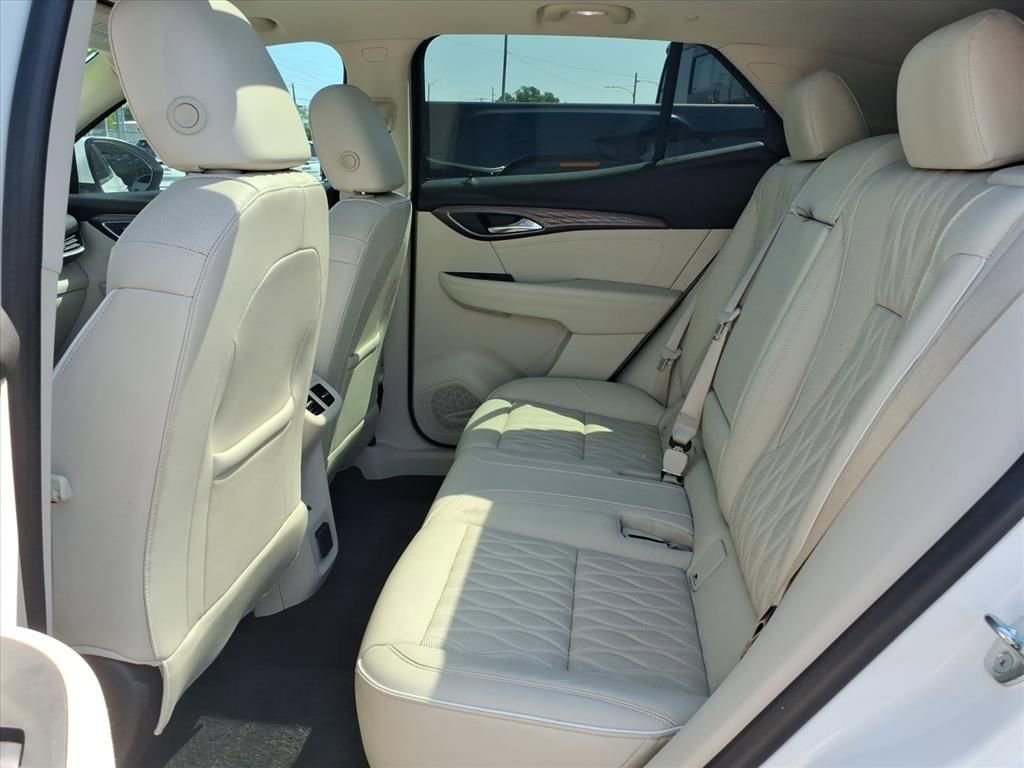 Used 2021 Buick Envision Avenir w/ Technology Package II AWD/4WD image 17