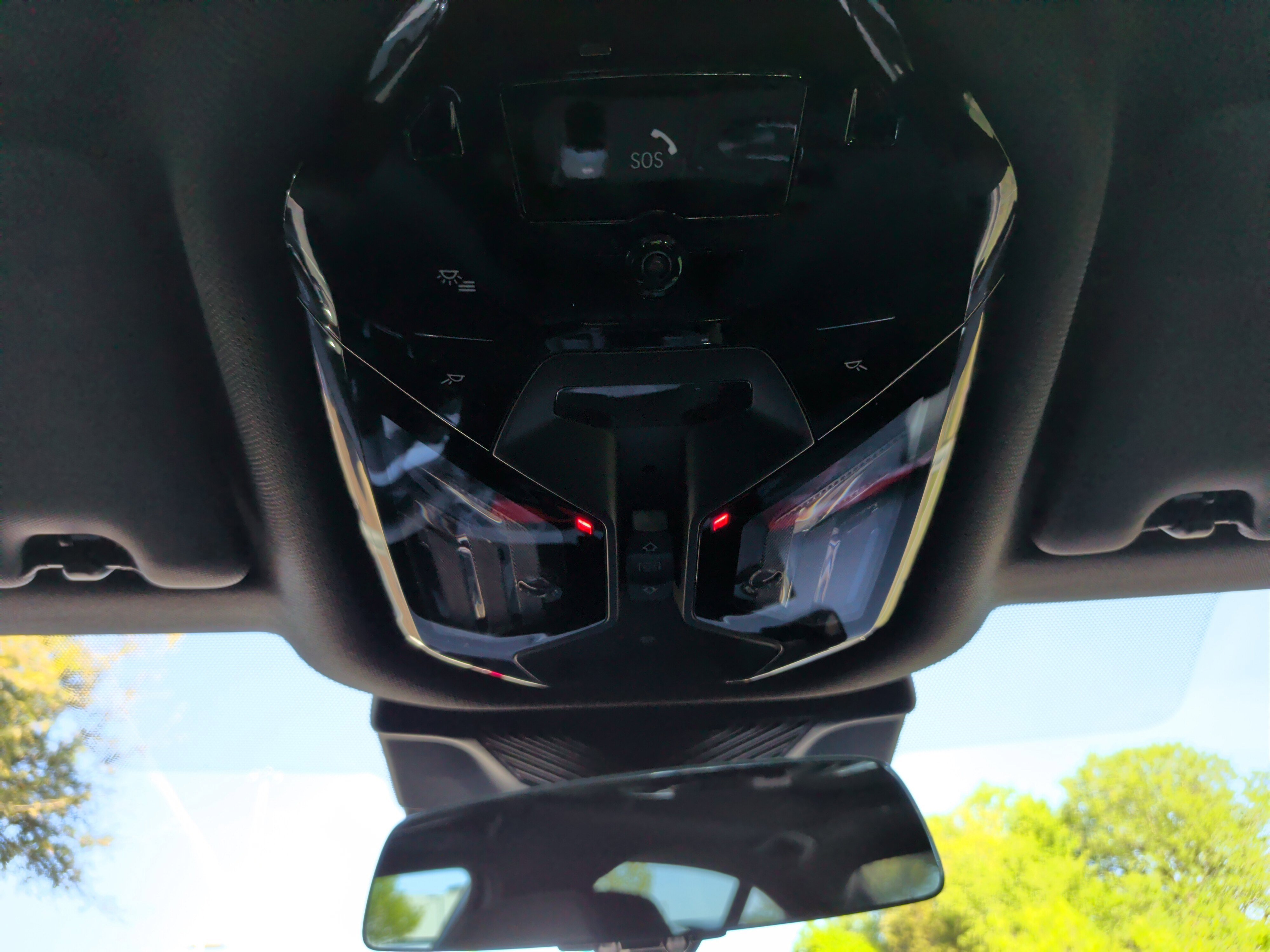 Certified 2025 BMW 550e xDrive 550e xDrive w/ Premium Package image 34