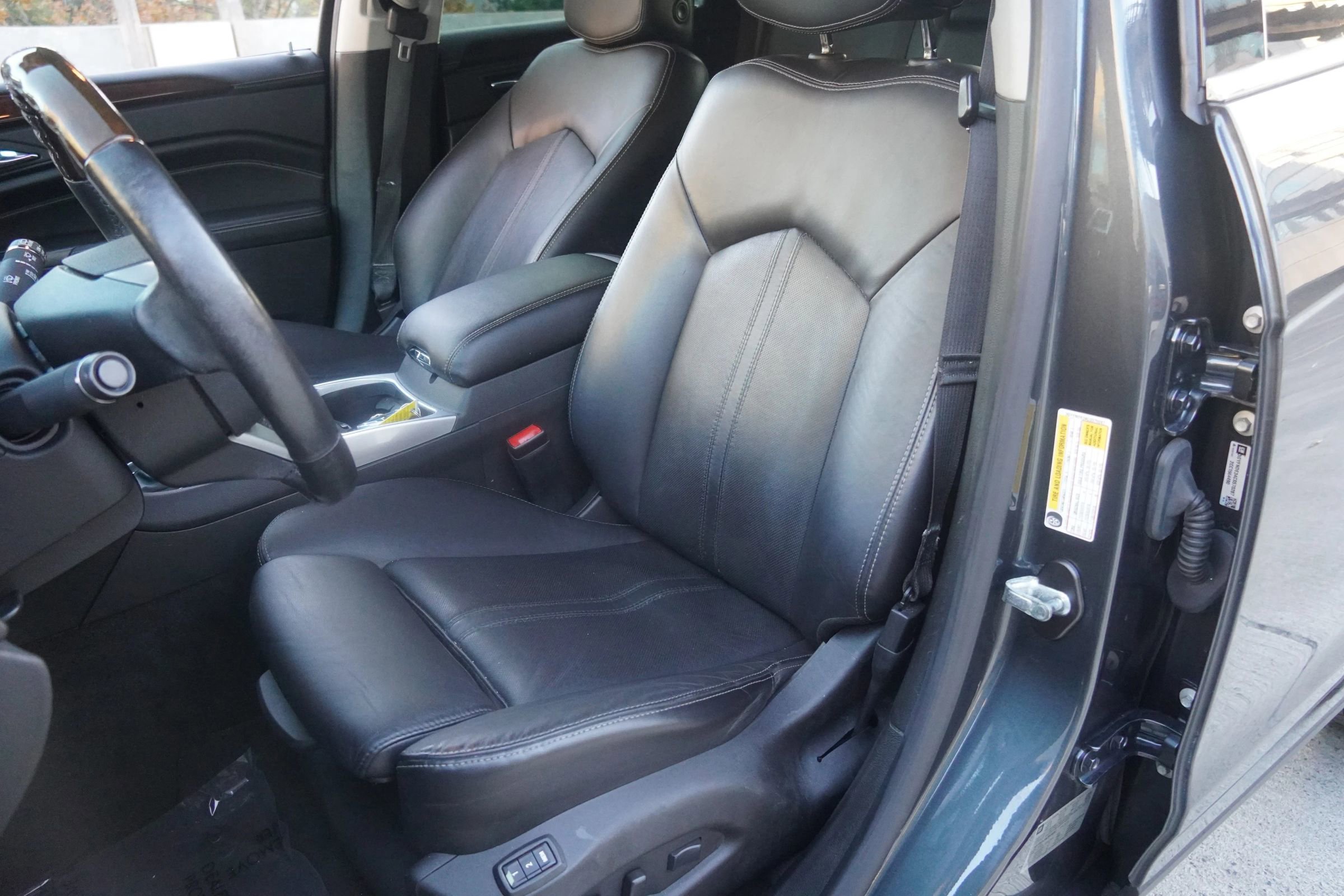 Used 2012 Cadillac SRX Luxury image 33