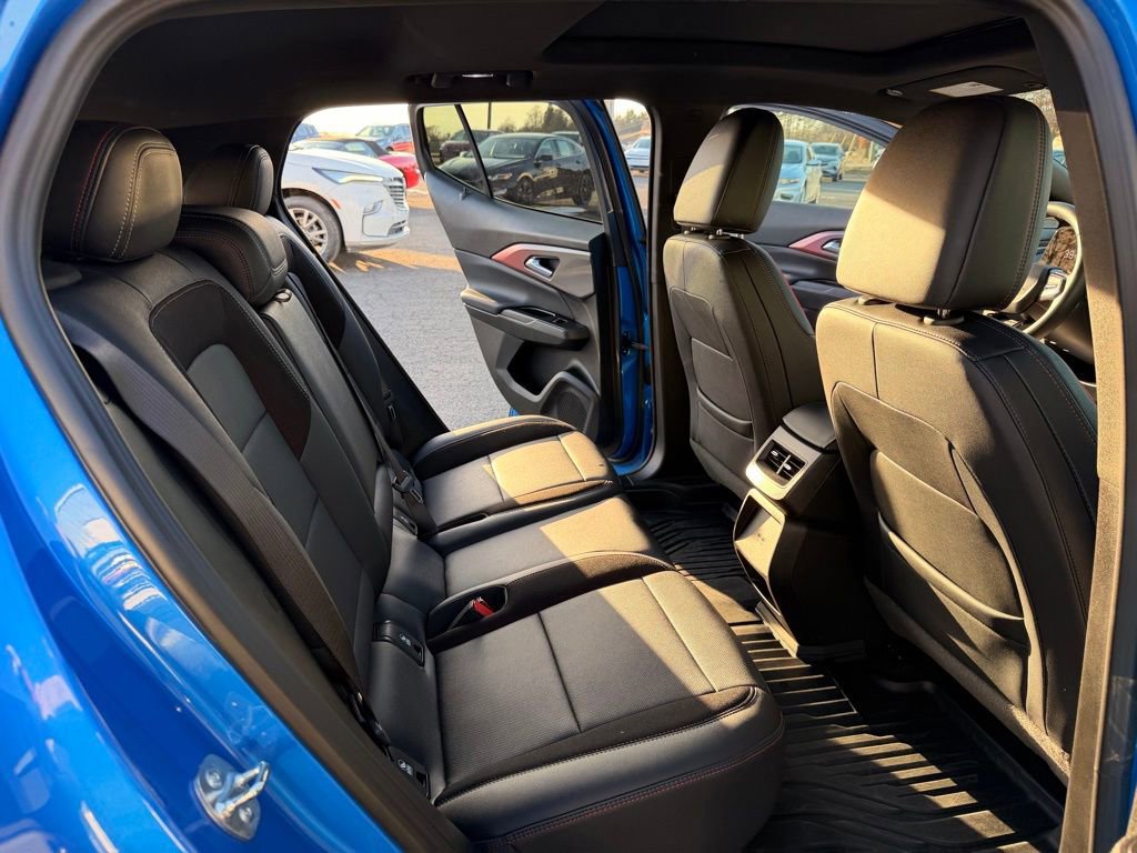 Used 2025 Chevrolet Equinox EV RS image 30