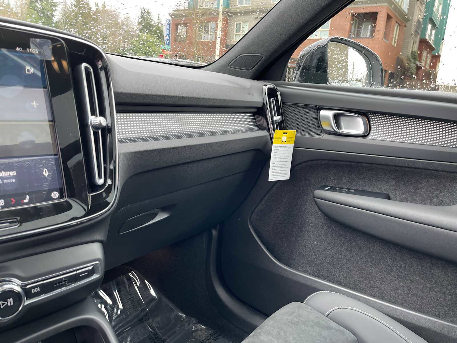 New 2023 Volvo XC40 B5 Plus w/ Protection Package Premier image 26