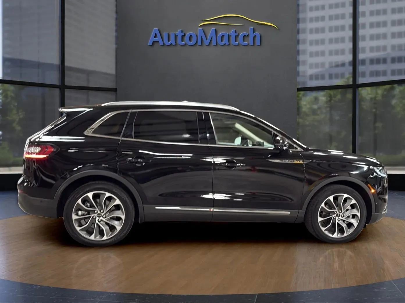 Used 2023 Lincoln Nautilus Reserve w/ Equipment Group 201A image 13