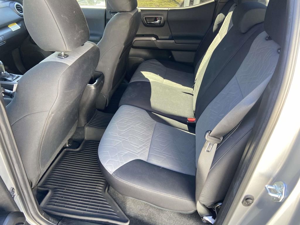 Used 2022 Toyota Tacoma TRD Sport w/ Technology Package image 19