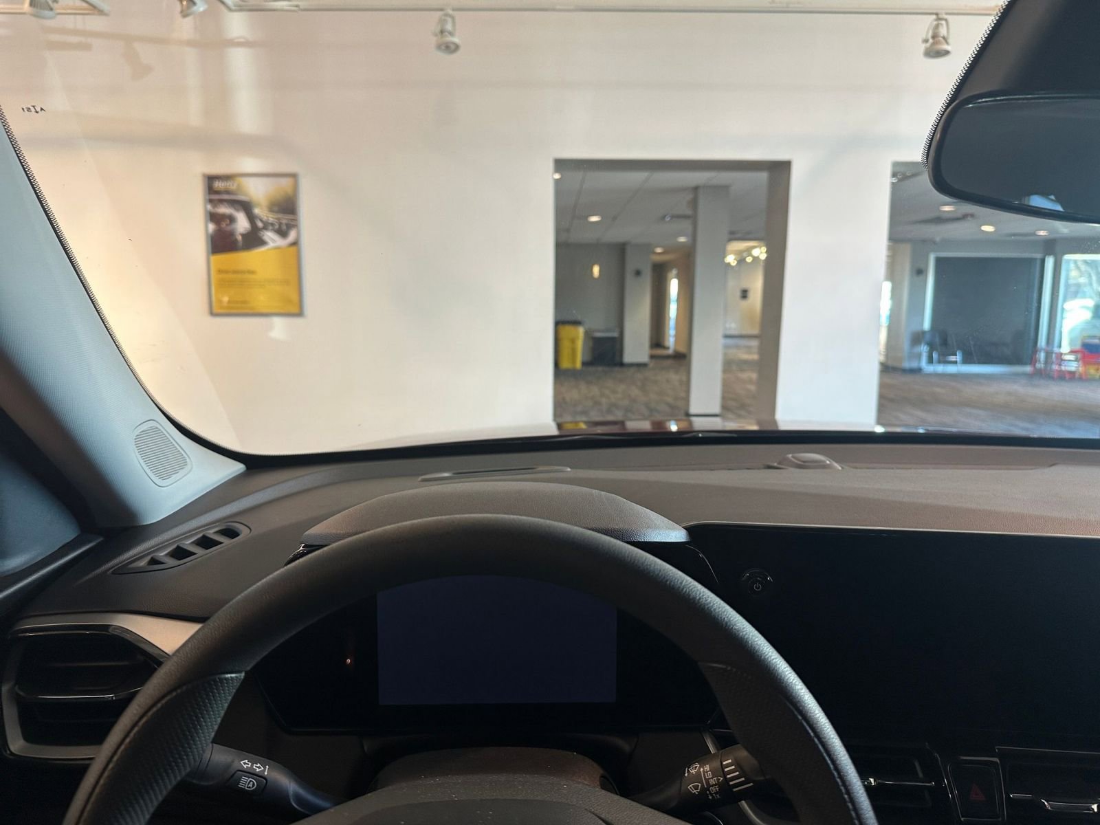 Used 2025 Chevrolet TrailBlazer LT image 32