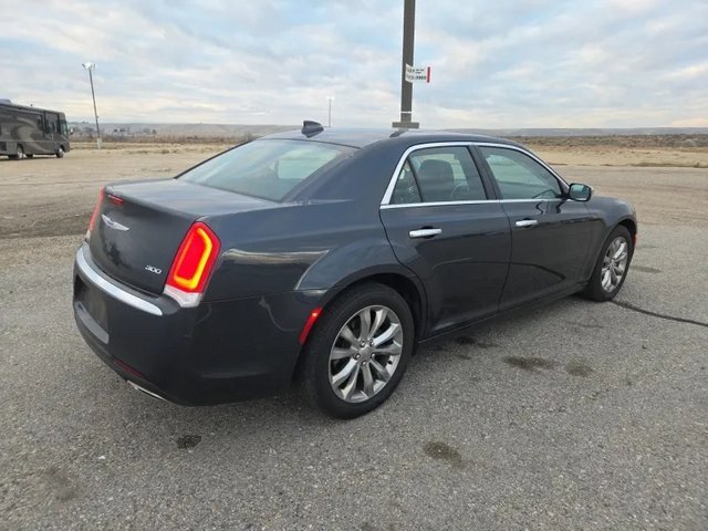 Used 2019 Chrysler 300 Limited w/ Safetytec Plus Group image 4