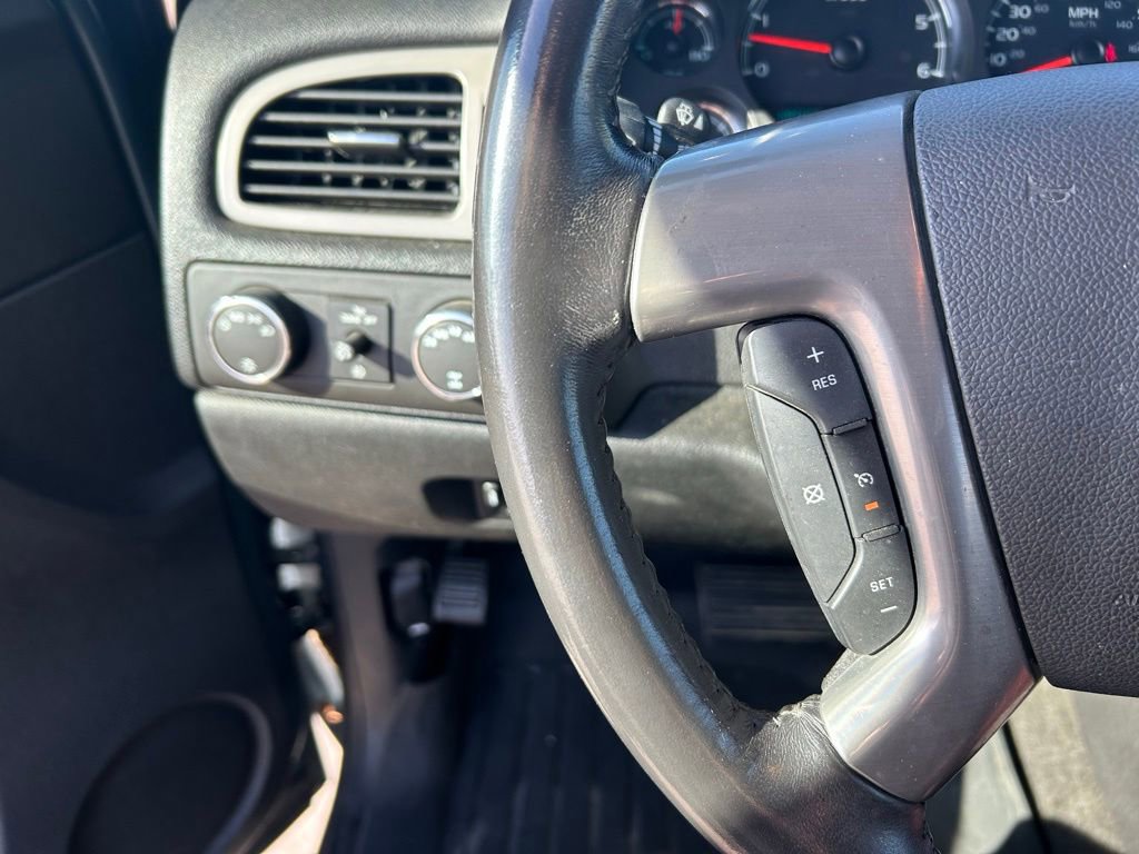 Used 2011 Chevrolet Avalanche LTZ AWD/4WD image 22