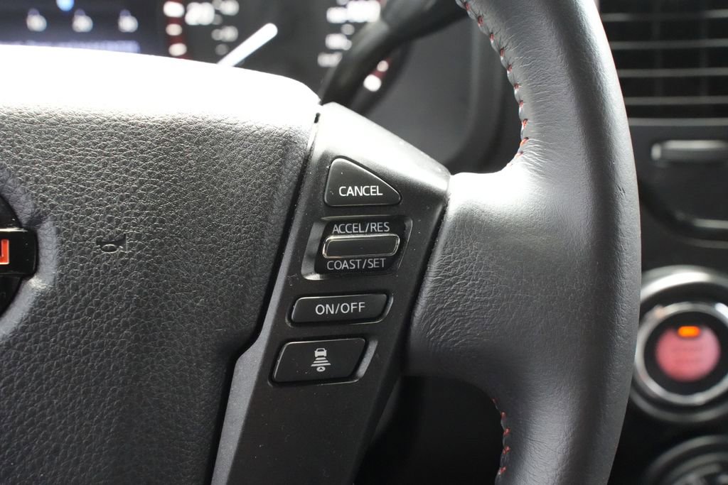 Used 2021 Nissan Titan PRO-4X w/ Pro-4x Convenience Package AWD/4WD image 8