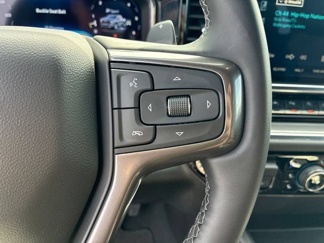 Used 2024 Chevrolet Silverado 1500 High Country w/ Technology Package AWD/4WD image 23