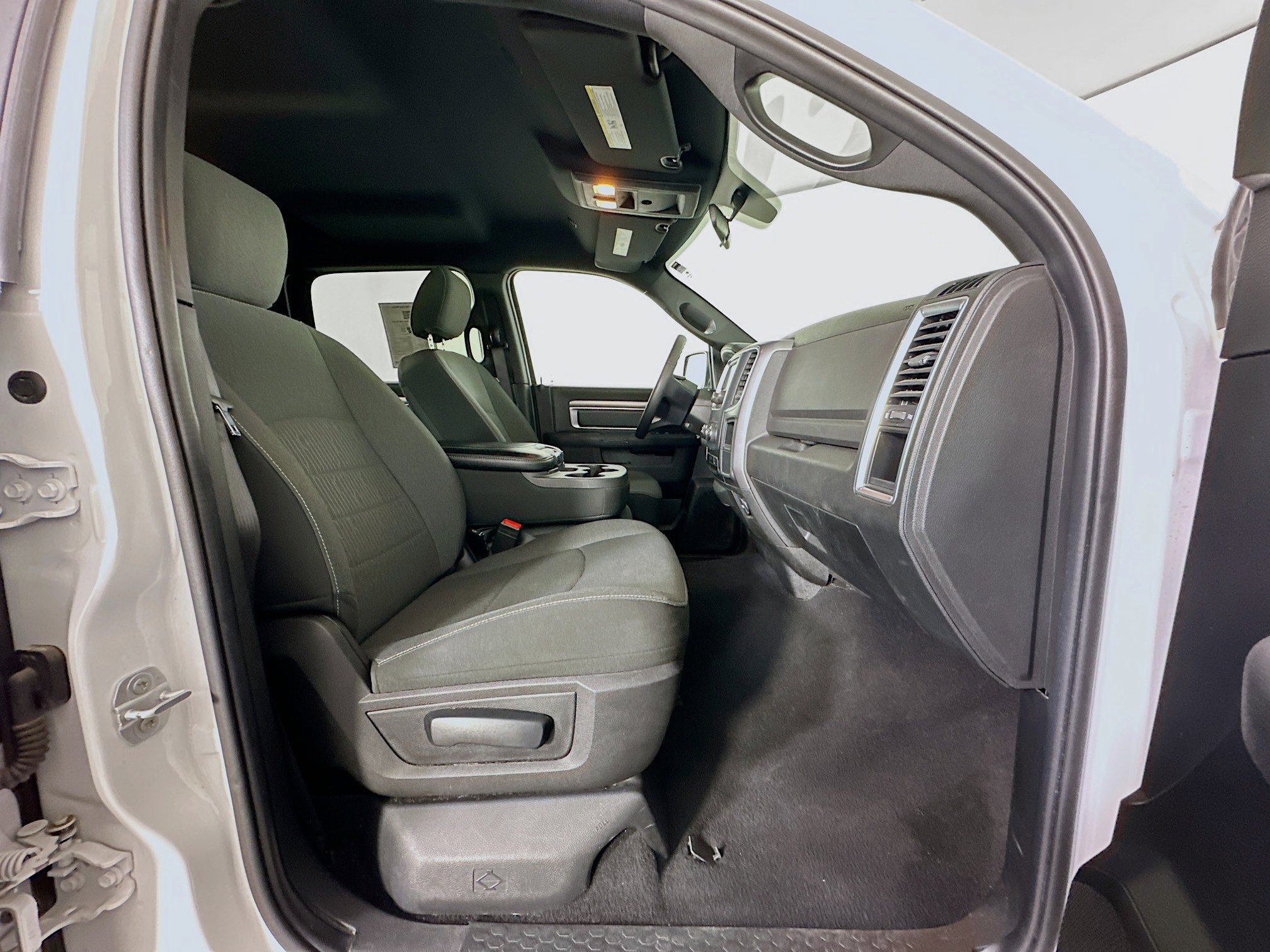 Used 2024 RAM 1500 Classic Warlock image 30