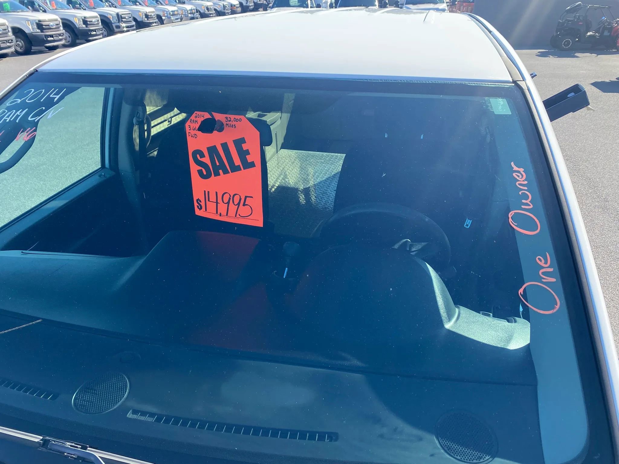Used 2014 RAM C/V Tradesman FWD image 4