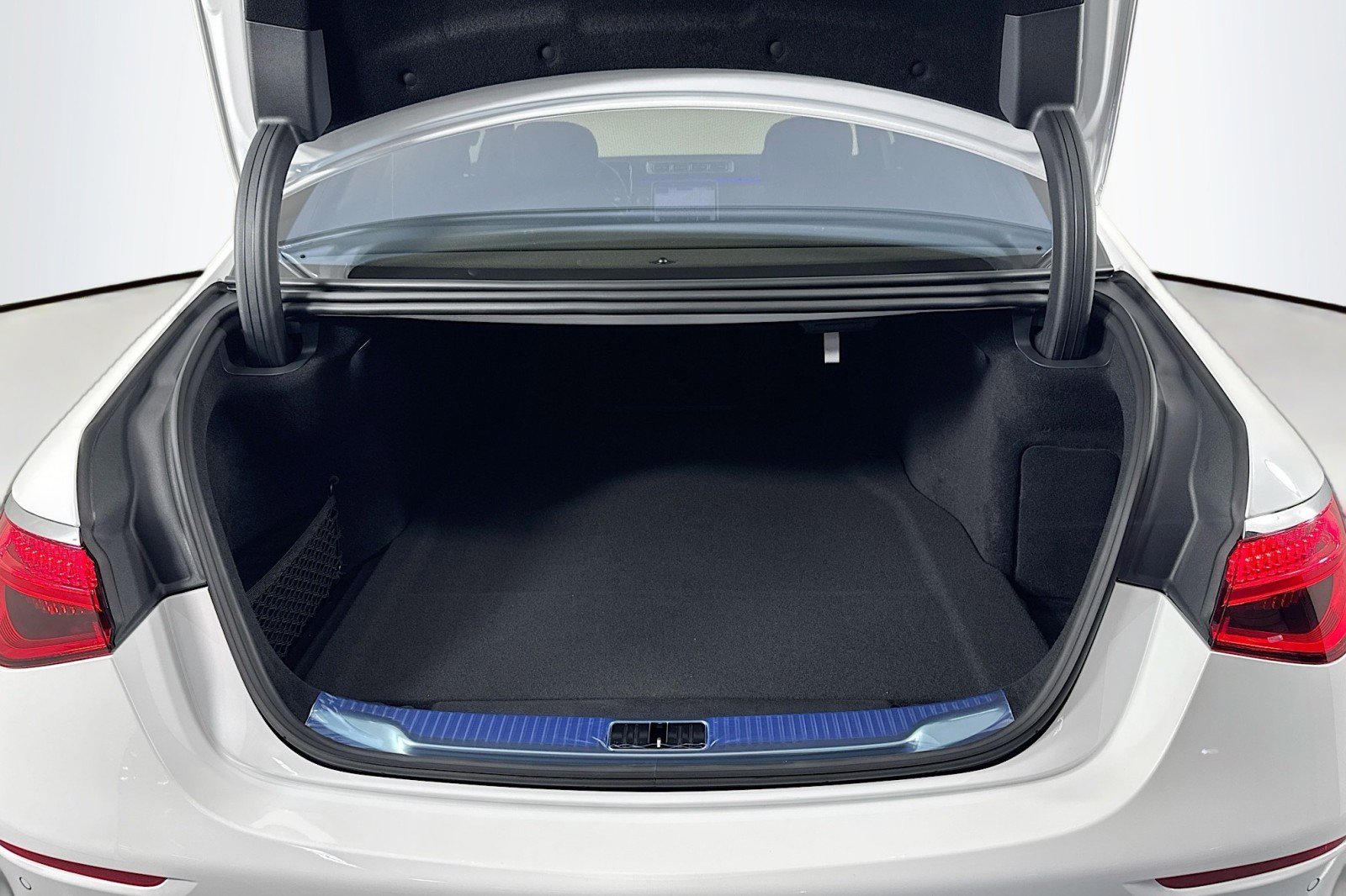 New 2026 Mercedes-Benz S 580e 4MATIC Sedan image 22