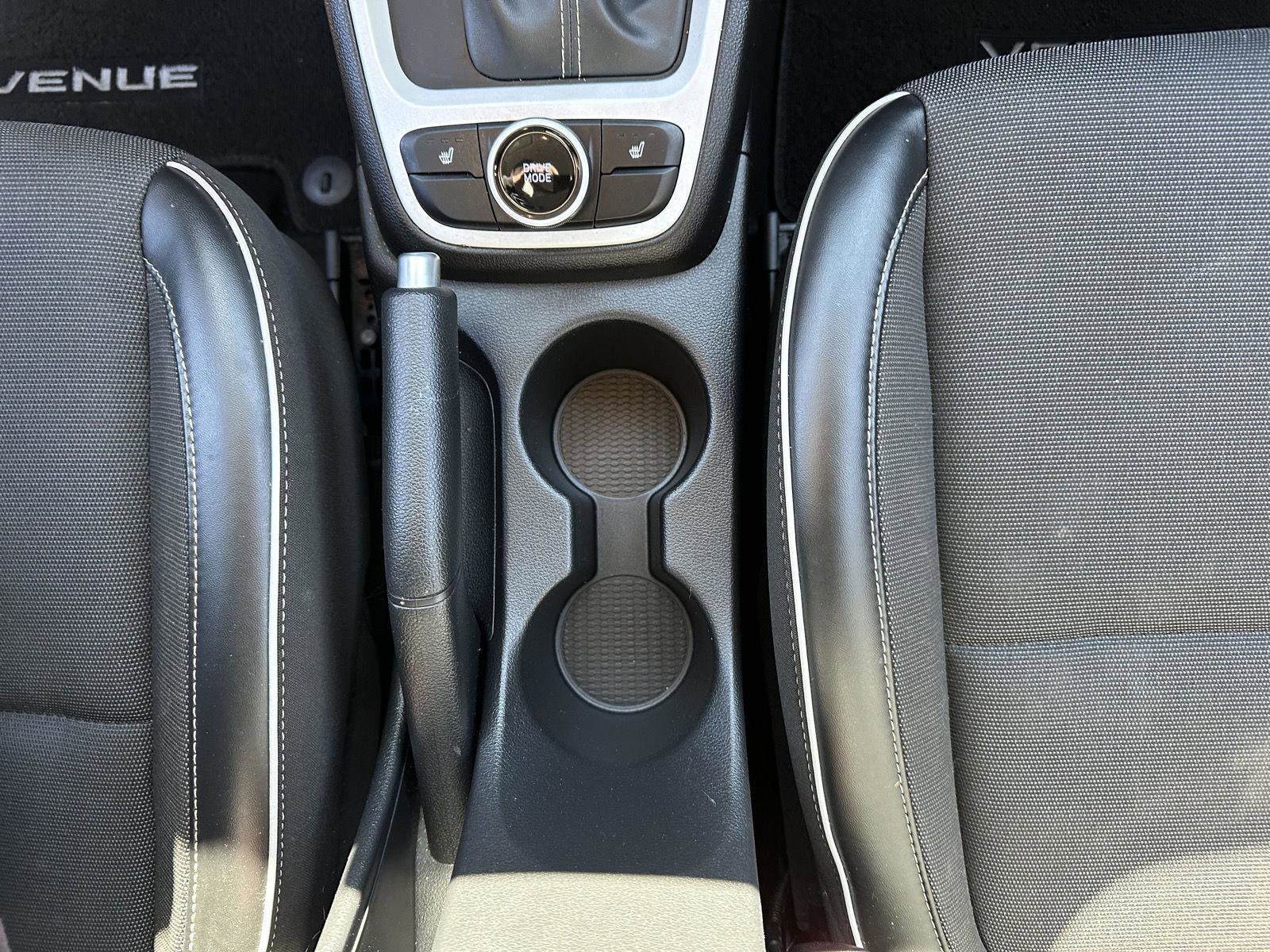 Used 2022 Hyundai Venue Limited image 33