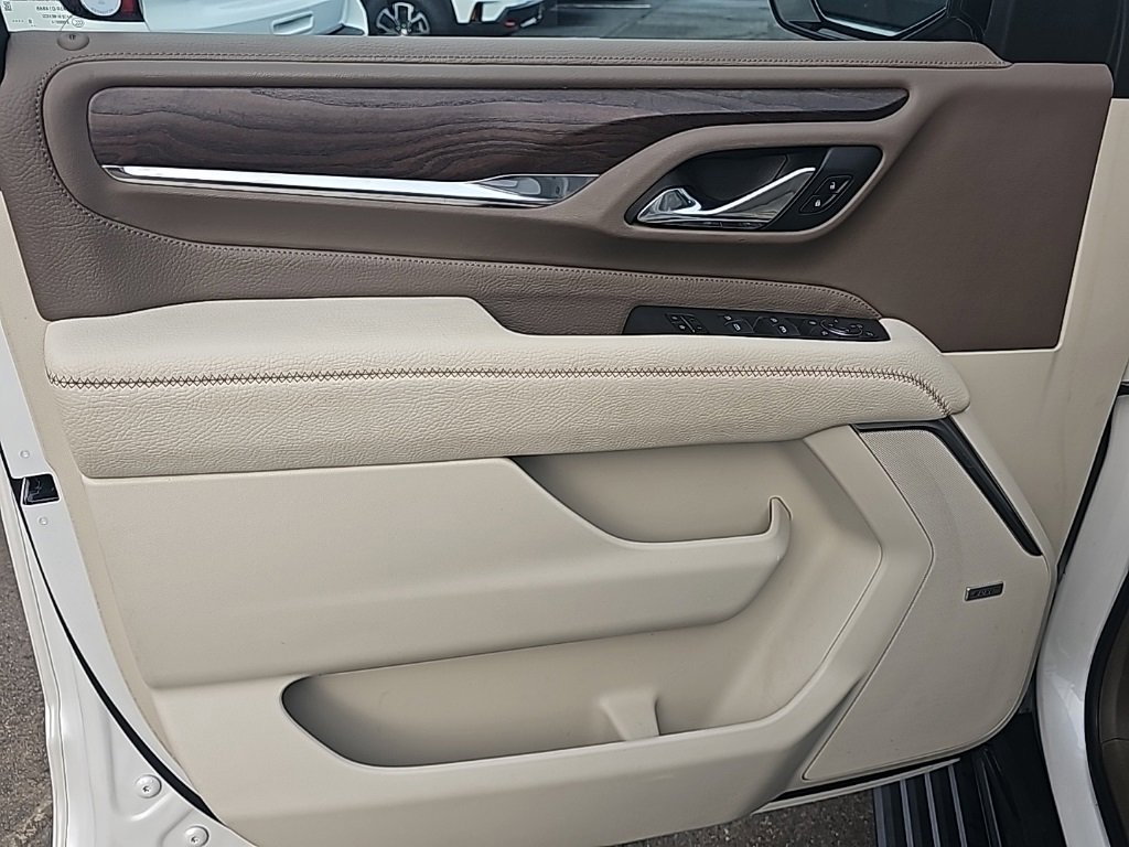 Used 2021 GMC Yukon XL Denali w/ Denali Premium Package image 12