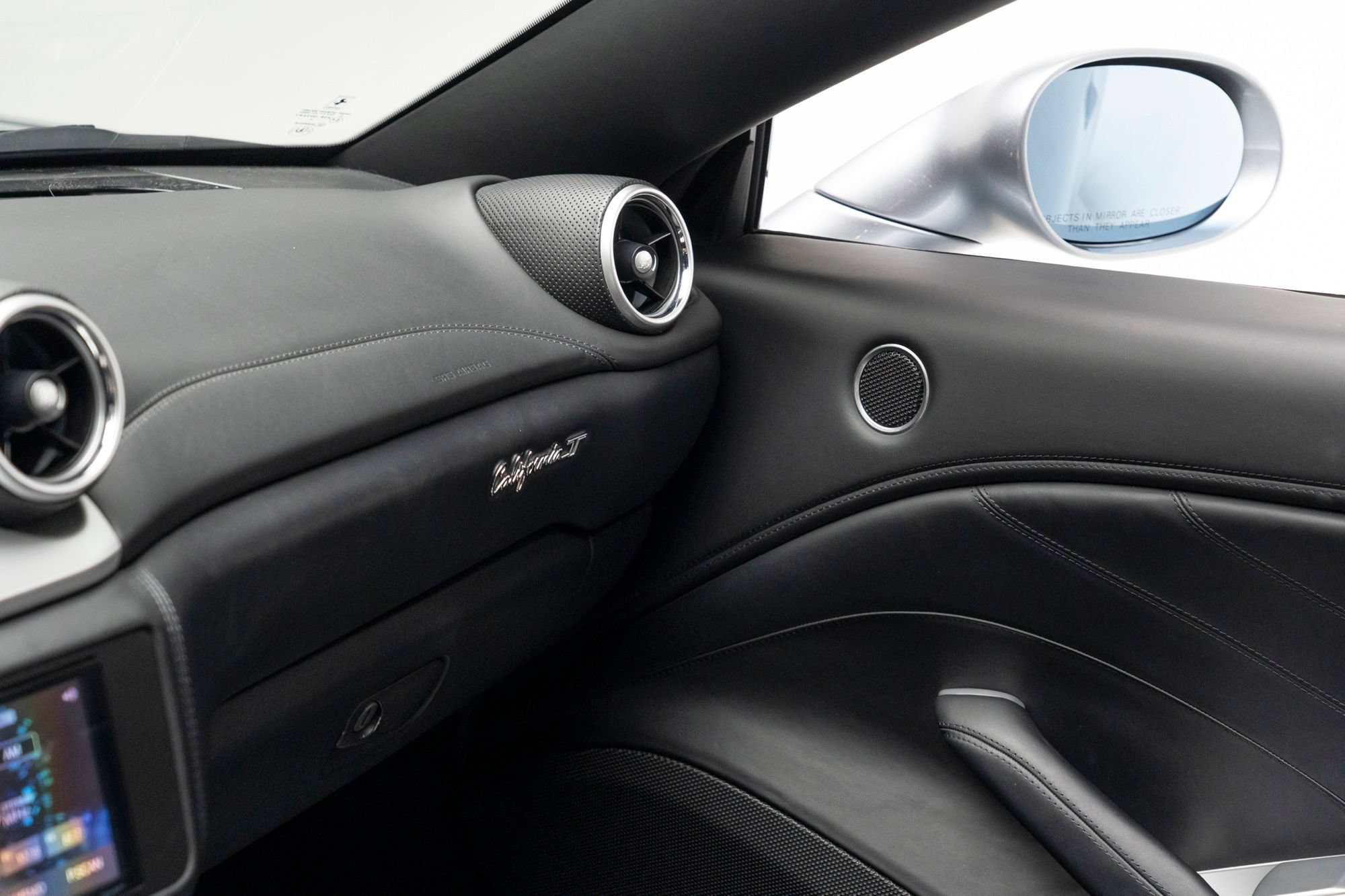 Used 2016 Ferrari California T RWD image 45