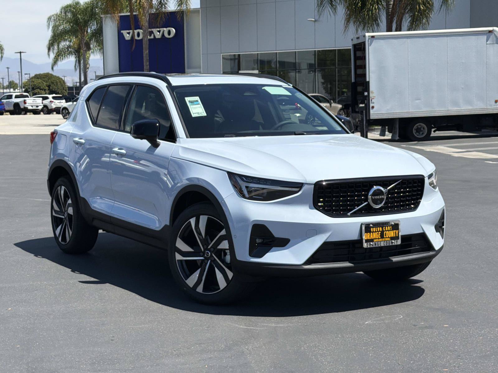 New 2026 Volvo XC40 B5 Ultra AWD/4WD image 1