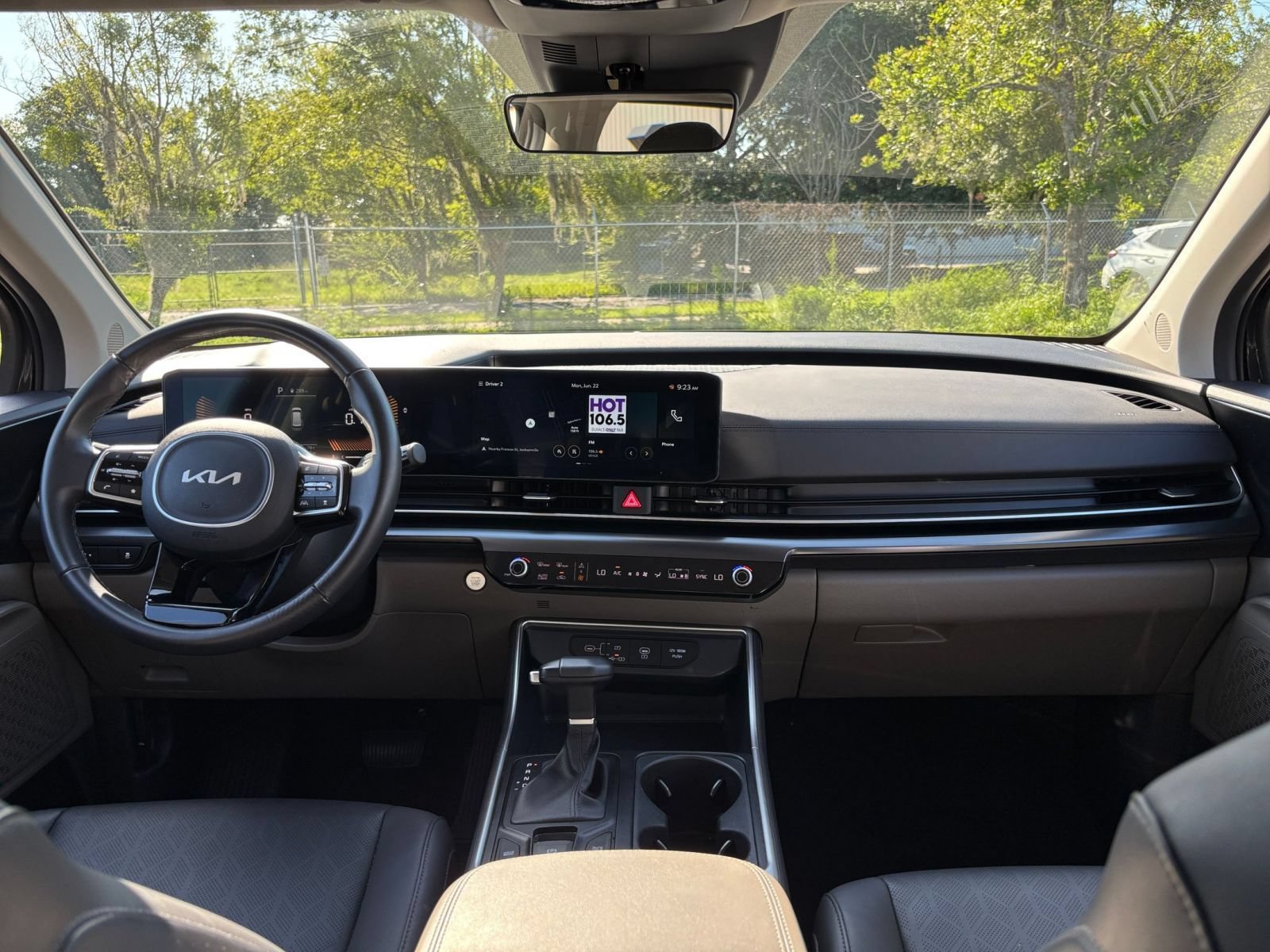 Used 2026 Kia Carnival FWD image 36