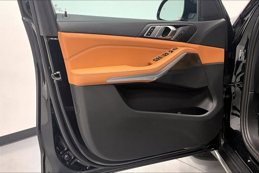 Used 2023 BMW X5 xDrive40i w/ Parking Assistance Package image 18