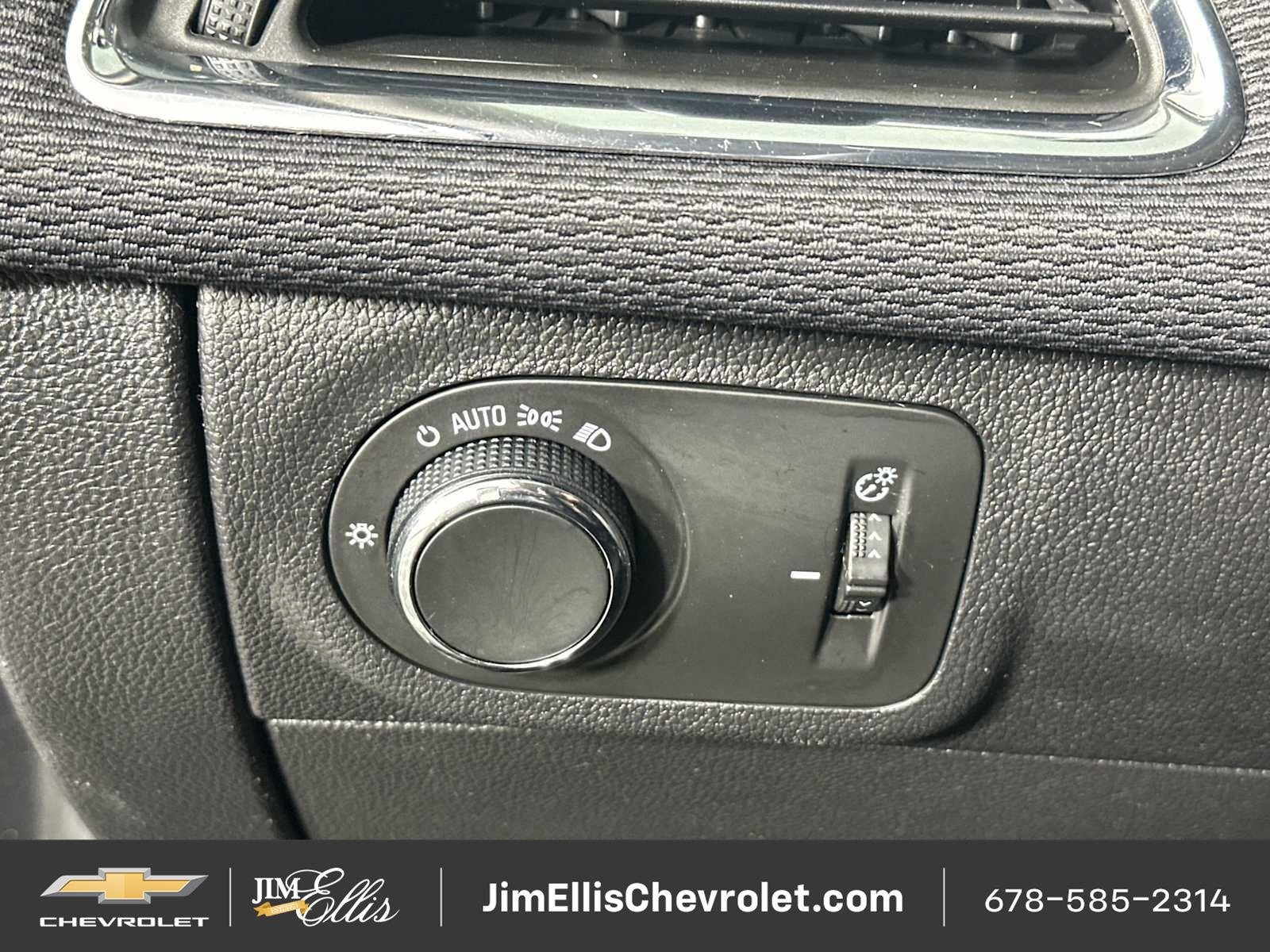 Used 2017 Chevrolet Cruze LT w/ Convenience Package FWD image 25