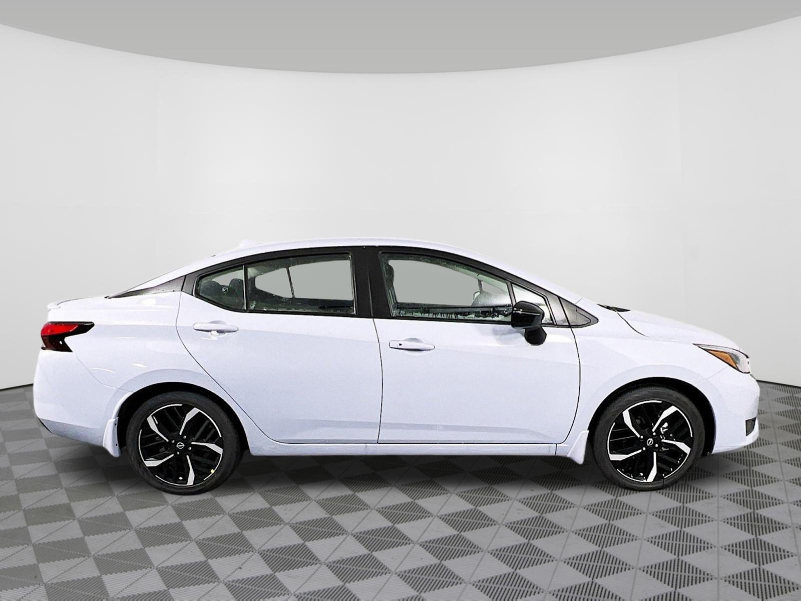 New 2025 Nissan Versa SR w/ Trunk Package FWD image 30