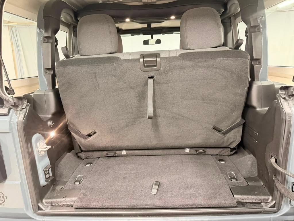 Used 2025 Jeep Wrangler Sport AWD/4WD image 10