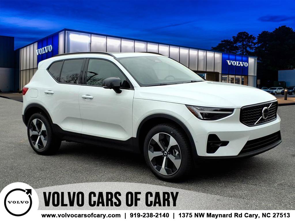 New 2026 Volvo XC40 B5 Plus w/ Protection Package Premier