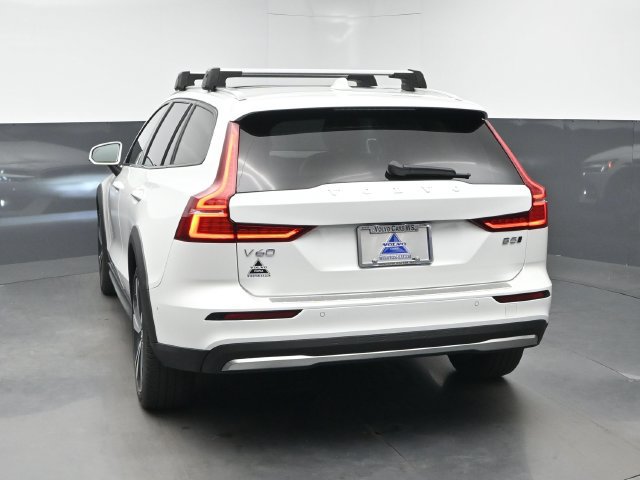 Used 2024 Volvo V60 B5 Cross Country Plus w/ Protection Package Premier AWD/4WD image 7