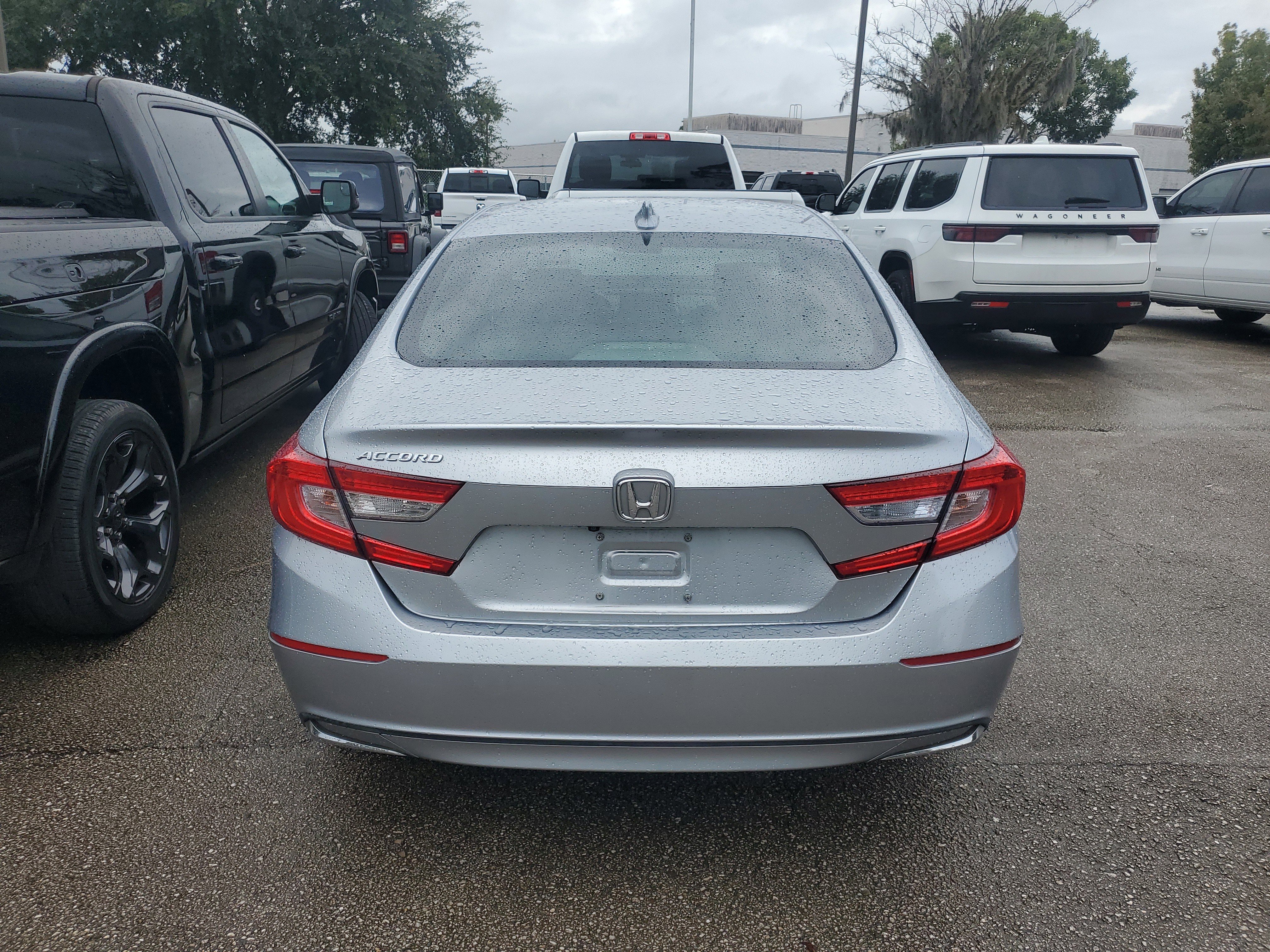 Used 2018 Honda Accord EX image 4