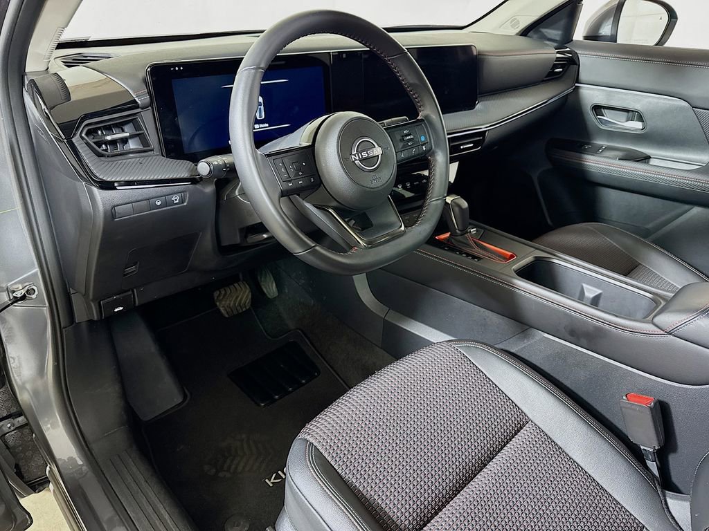 Used 2025 Nissan Kicks SR image 7