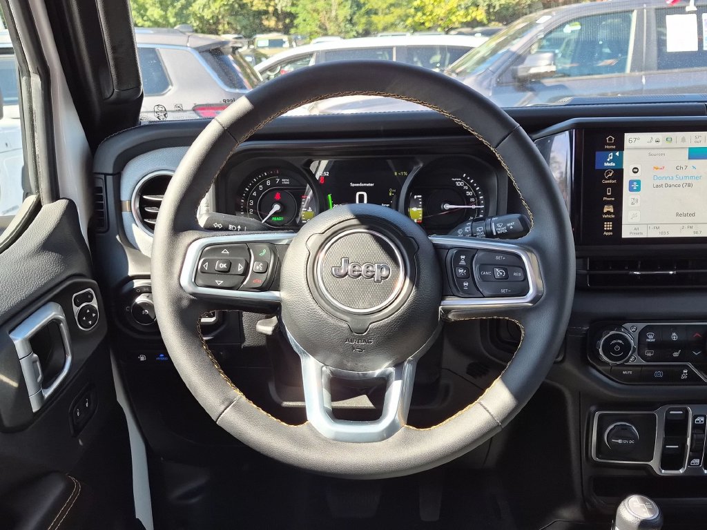 Used 2024 Jeep Wrangler Unlimited Sahara AWD/4WD image 10