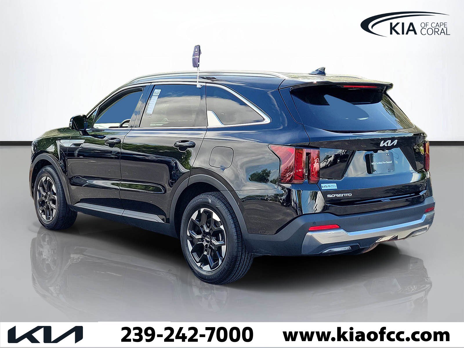 Certified 2024 Kia Sorento S FWD image 4