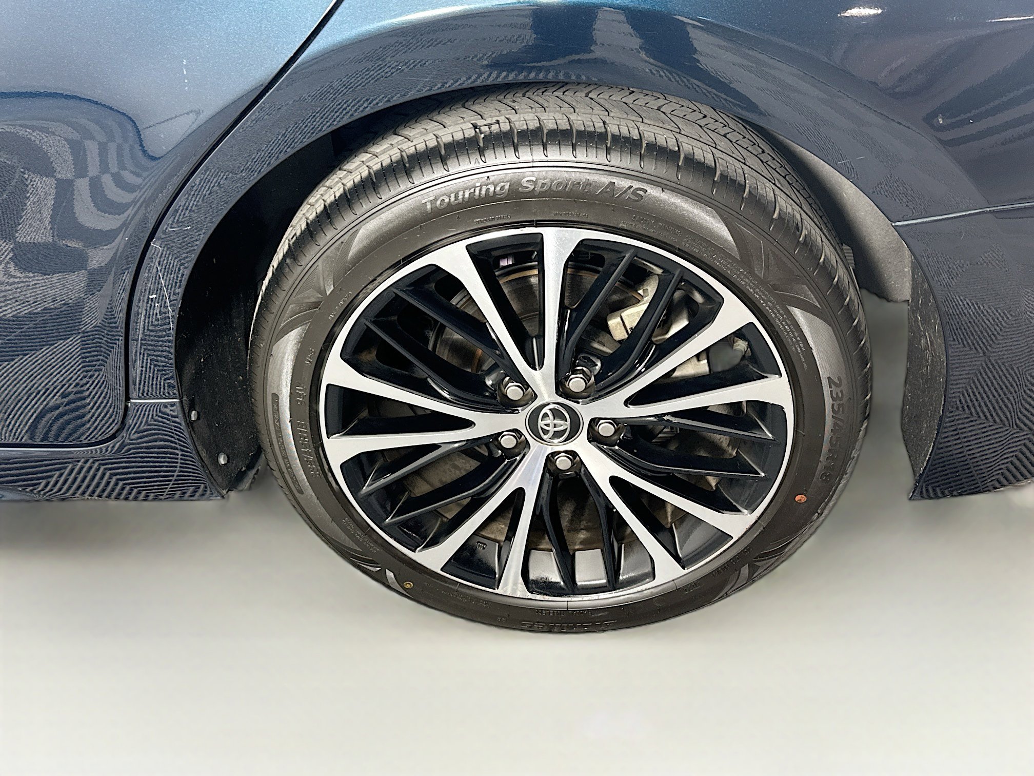 Used 2018 Toyota Camry SE w/ Convenience Package image 11