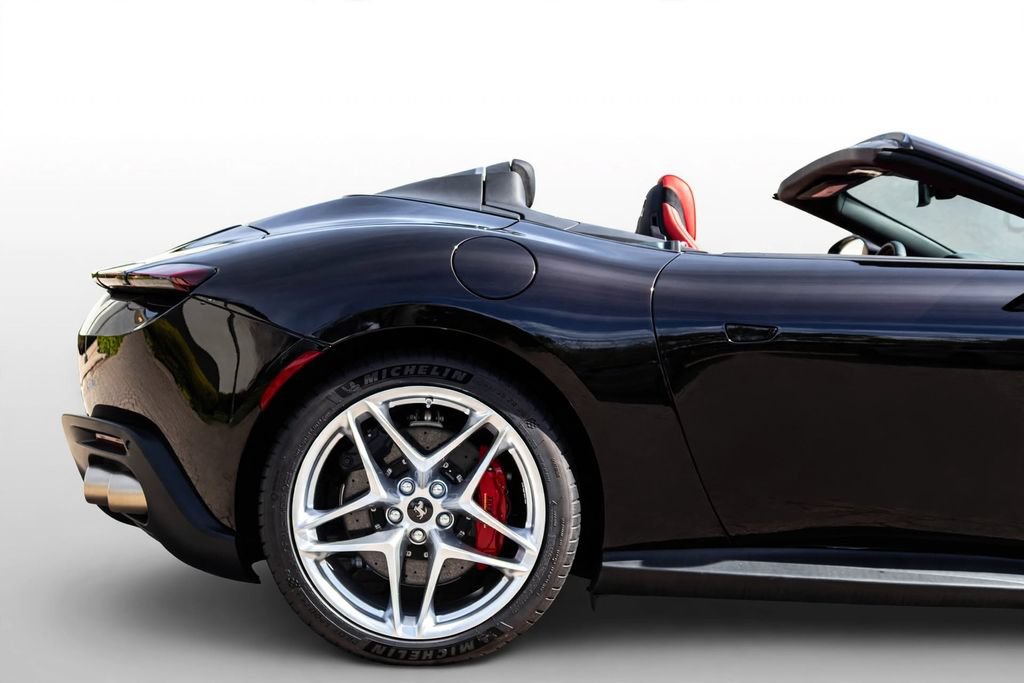 Certified 2024 Ferrari Roma Spider RWD image 17