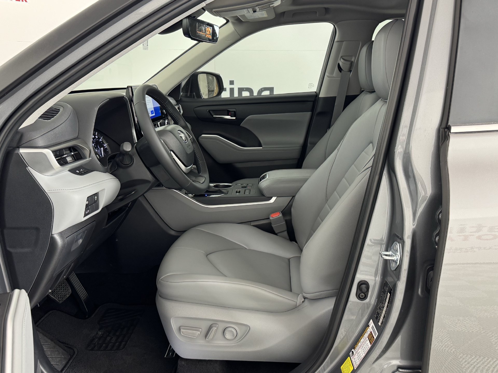 New 2026 Toyota Highlander XLE AWD/4WD image 5